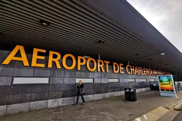 Isaac E Centre-Gare-Aeroport Apartment Charleroi